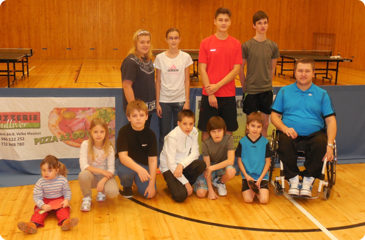 Velk� Mezi���� E